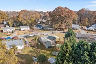 1215 Cleveland Ave, Burlington, NC 27217 - Photo 29