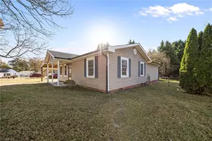 1215 Cleveland Ave, Burlington, NC 27217 - Photo 3