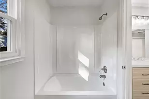 4051 Gordon Ct, Winston-Salem, NC 27104 - Photo 17