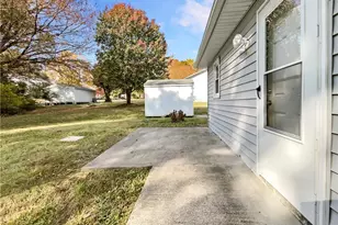 4051 Gordon Ct, Winston-Salem, NC 27104 - Photo 9