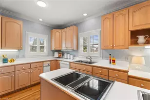 985 Longreen Dr, Kernersville, NC 27284 - Photo 9