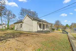 617 Taylor St, Eden, NC 27288 - Photo 3