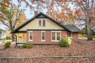 1023 N Main St, Mount Airy, NC 27030 - Photo 9