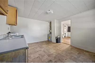 1302 Sidney Avenue, Burlington, NC 27217 - Photo 7