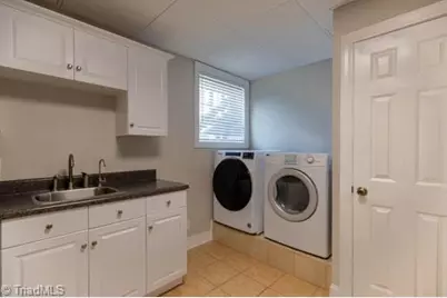 1405 Lyndhurst Drive, High Point, NC 27262 - Photo 37