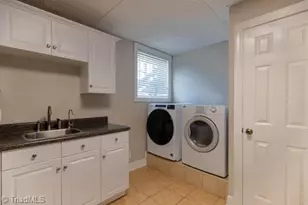 1405 Lyndhurst Dr, High Point, NC 27262 - Photo 37