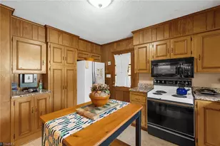 5009 Wainwright Rd, McLeansville, NC 27301 - Photo 15