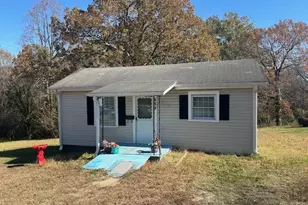 515 Smith St, Burlington, NC 27217 - Photo 1