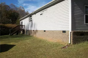 403 Riverside Dr, Eden, NC 27288 - Photo 3