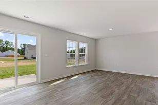 1627 Faircrest Ln, Greensboro, NC 27406 - Photo 7