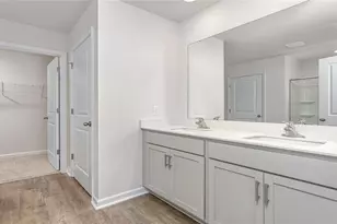 1626 Faircrest Ln, Greensboro, NC 27406 - Photo 9