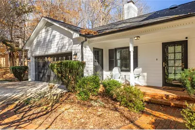 32 Kemp Road E, Greensboro, NC 27410 - Photo 9