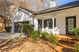 32 Kemp Rd E, Greensboro, NC 27410 - Photo 9