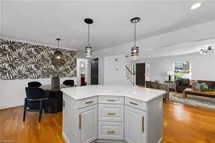 32 Kemp Rd E, Greensboro, NC 27410 - Photo 17
