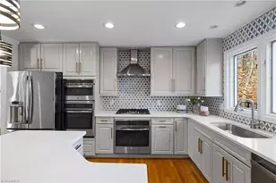 32 Kemp Rd E, Greensboro, NC 27410 - Photo 15