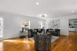 32 Kemp Rd E, Greensboro, NC 27410 - Photo 11