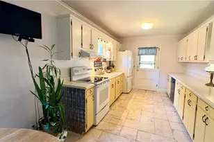 2505 Roland Rd, Greensboro, NC 27407 - Photo 11