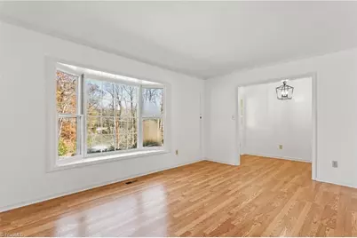 707 Willowmoore Avenue, Thomasville, NC 27360 - Photo 7