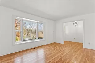 707 Willowmoore Ave, Thomasville, NC 27360 - Photo 7