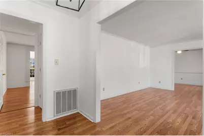 707 Willowmoore Avenue, Thomasville, NC 27360 - Photo 5