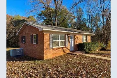 421 Sycamore Circle, Yadkinville, NC 27055 - Photo 3