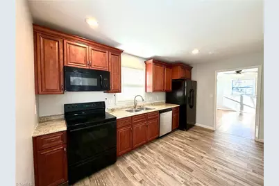 421 Sycamore Circle, Yadkinville, NC 27055 - Photo 9