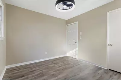 210 Forest Hill Avenue, Winston-Salem, NC 27105 - Photo 17