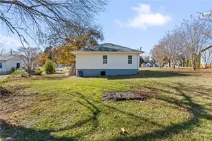 409 S Fayetteville St, Liberty, NC 27298 - Photo 31