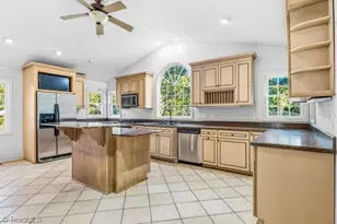 2311 Fernwood Dr, Greensboro, NC 27408 - Photo 19