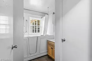 2311 Fernwood Dr, Greensboro, NC 27408 - Photo 31