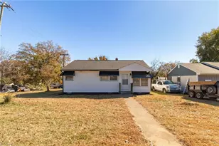 1514 Summit Ave, Greensboro, NC 27405 - Photo 3