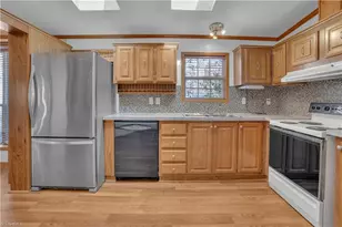 5507 Bridgeway Dr, Greensboro, NC 27406 - Photo 9