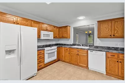 406 Ashmont Court, Asheboro, NC 27205 - Photo 15