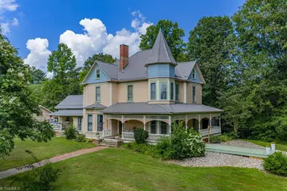 206 N Brook Street, Wilkesboro, NC 28697 - Photo 1