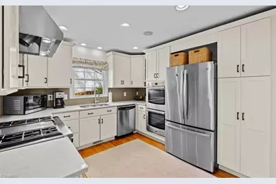 3011 Round Hill Road, Greensboro, NC 27408 - Photo 15