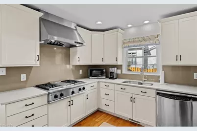 3011 Round Hill Road, Greensboro, NC 27408 - Photo 13