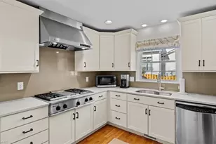 3011 Round Hill Rd, Greensboro, NC 27408 - Photo 13