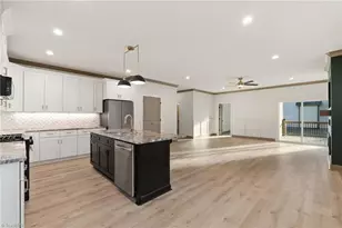 194 N Peace Haven Rd, Winston-Salem, NC 27104 - Photo 11