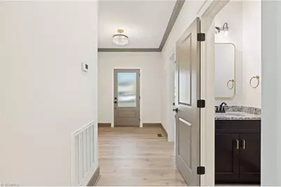 194 N Peace Haven Road, Winston-Salem, NC 27104 - Photo 7