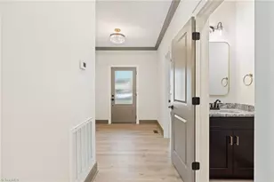 194 N Peace Haven Rd, Winston-Salem, NC 27104 - Photo 7