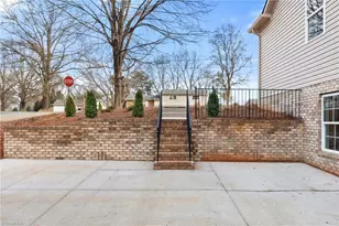 194 N Peace Haven Rd, Winston-Salem, NC 27104 - Photo 37