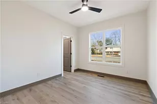 194 N Peace Haven Rd, Winston-Salem, NC 27104 - Photo 25