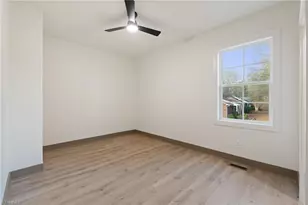 194 N Peace Haven Rd, Winston-Salem, NC 27104 - Photo 27