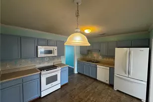 803 Remount Ct, Greensboro, NC 27409 - Photo 7