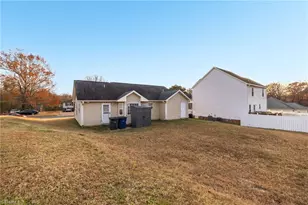 3565 Cortland Dr, Winston-Salem, NC 27105 - Photo 25