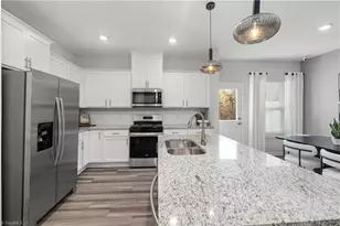 908 Plum Creek Pl, Greensboro, NC 27405 - Photo 5