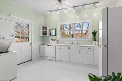 415 S Poplar Street, Winston-Salem, NC 27101 - Photo 9