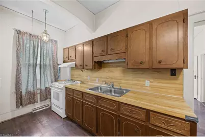 410 S Hamilton Street, Eden, NC 27288 - Photo 7