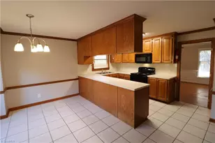 8193 Steeplechase Cir, Clemmons, NC 27012 - Photo 3