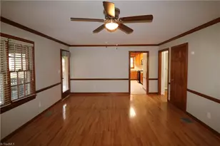 8193 Steeplechase Cir, Clemmons, NC 27012 - Photo 5